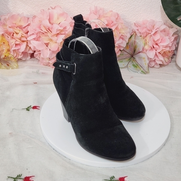 Michael By Michael Shannon Womens High Heel Booties Size: 8W - Picture 9 of 14